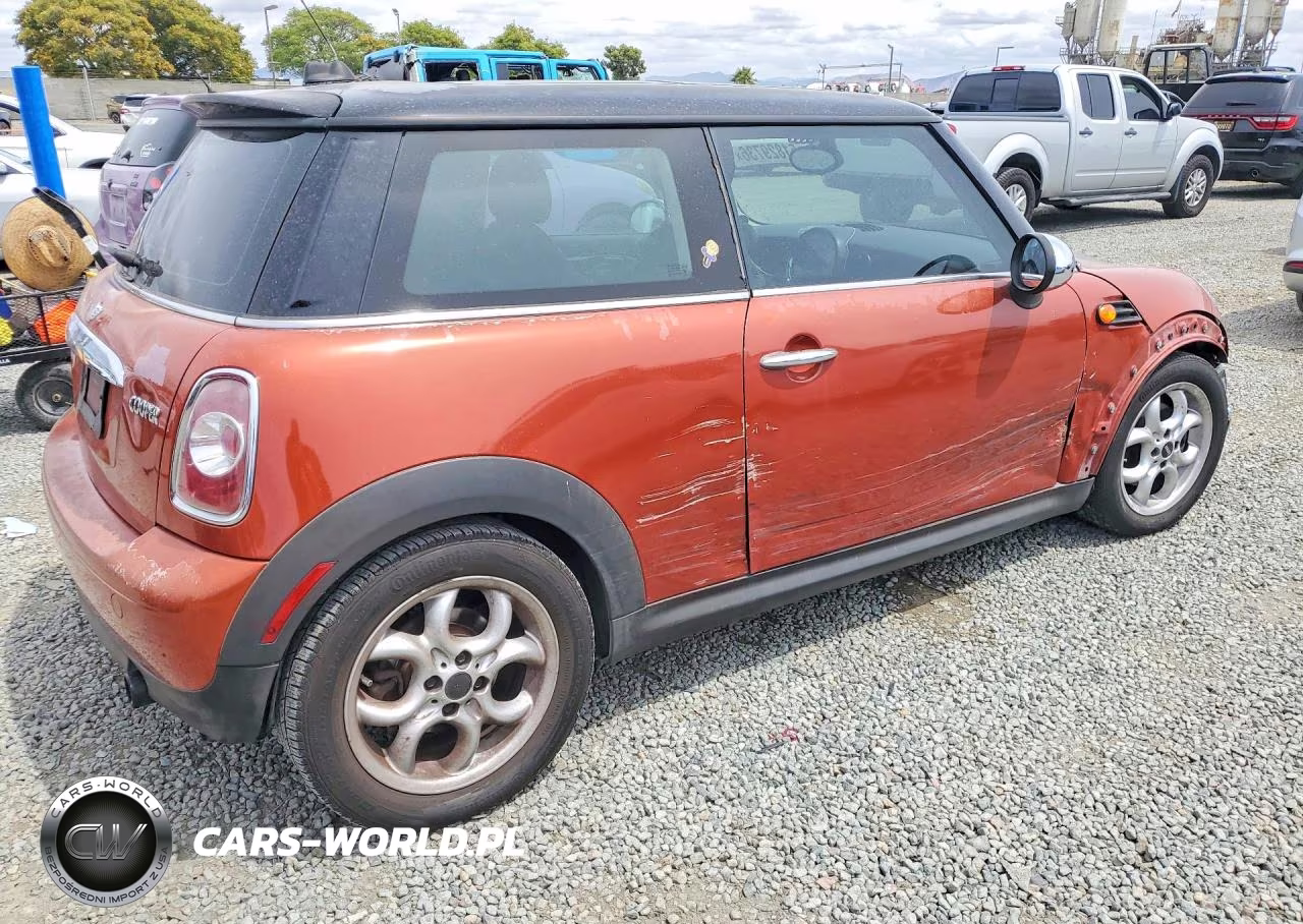 2011 Mini Cooper VIN:WMWSU3C58BTX96176 - 3