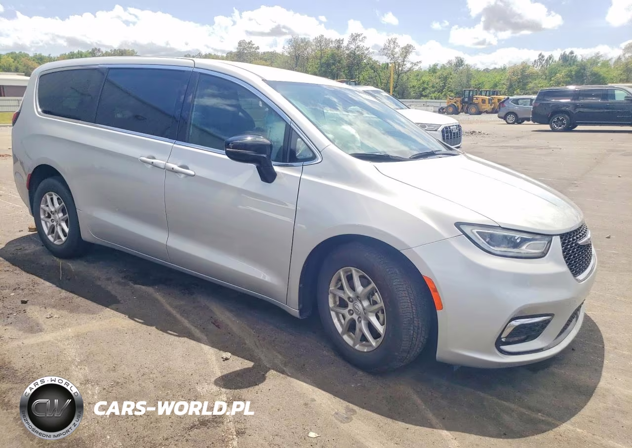 2026 Chrysler Pacifica Select VIN:2C4RC1BG4TR191074 - 4