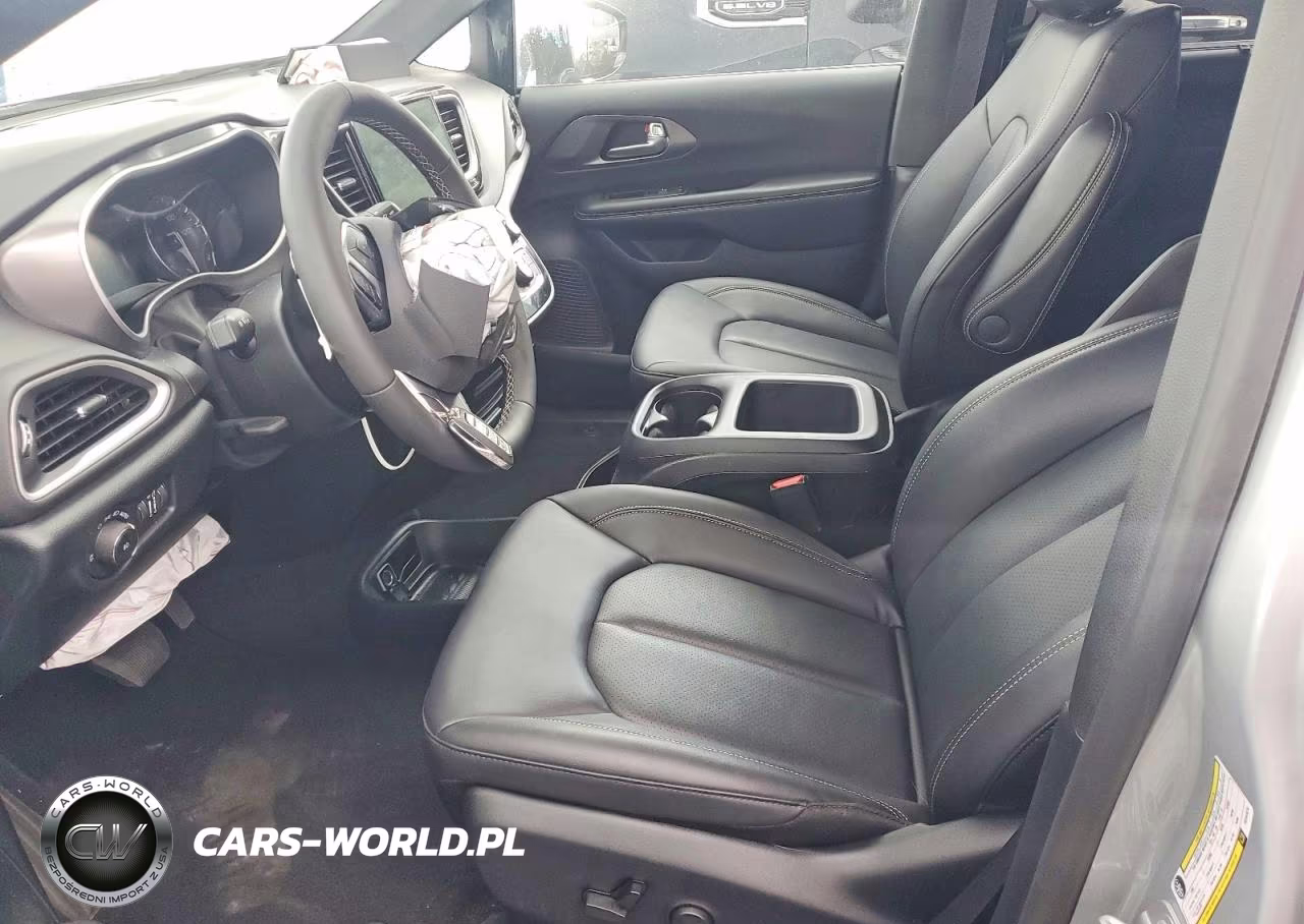 2026 Chrysler Pacifica Select VIN:2C4RC1BG4TR191074 - 7