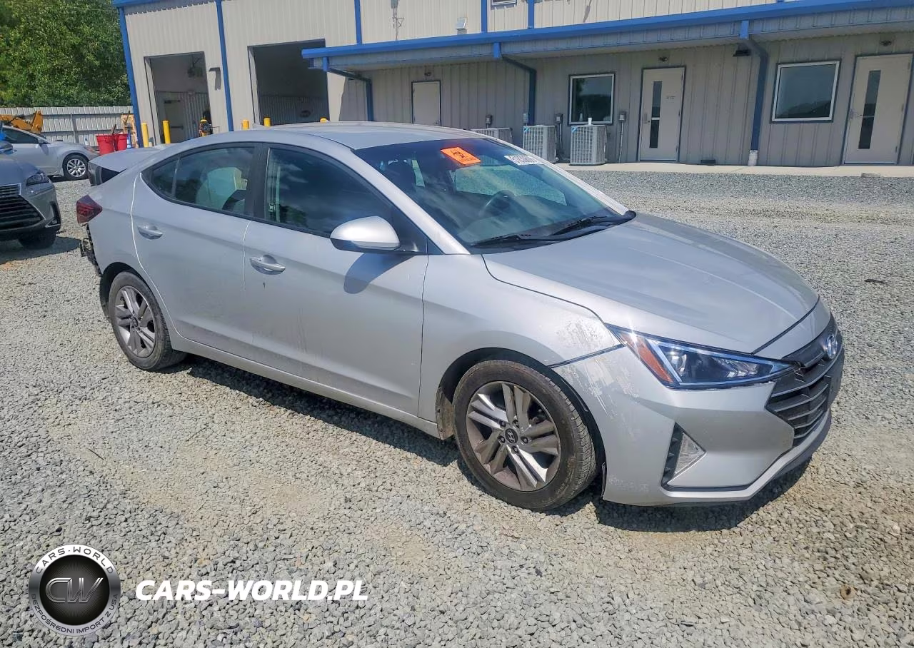 2019 Hyundai Elantra Sel VIN:5NPD84LF4KH419329 - 4