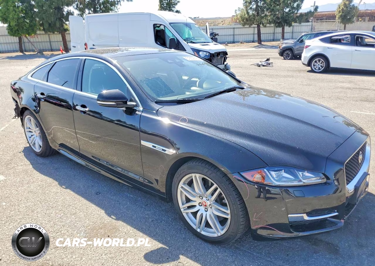 2019 Jaguar Xj R - Sport VIN:SAJWA1C73K8W19543 - 4