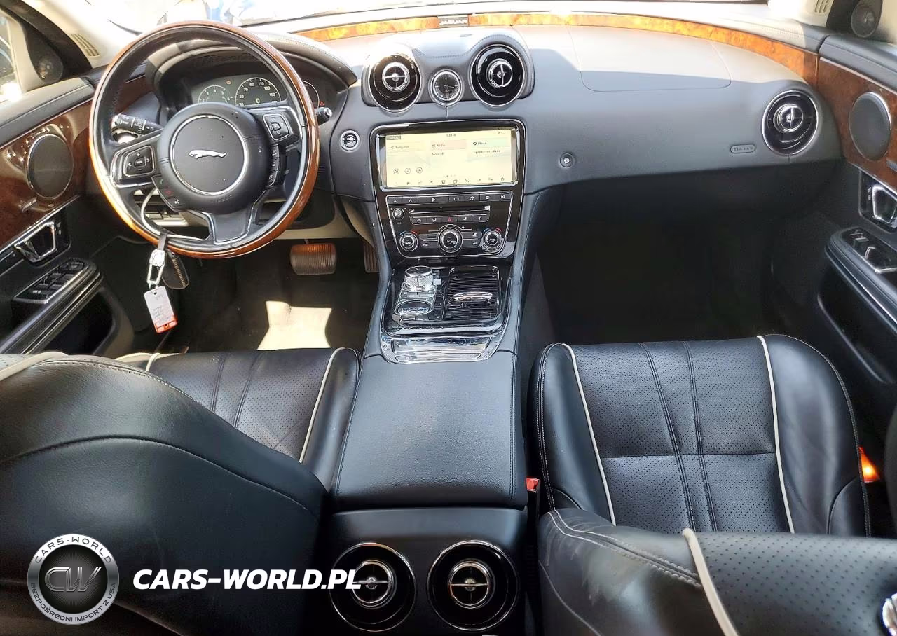 2019 Jaguar Xj R - Sport VIN:SAJWA1C73K8W19543 - 8