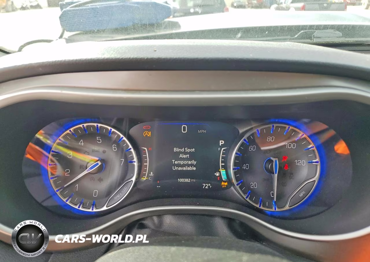 2021 Chrysler Pacifica Touring L VIN:2C4RC1BG2MR601002 - 9