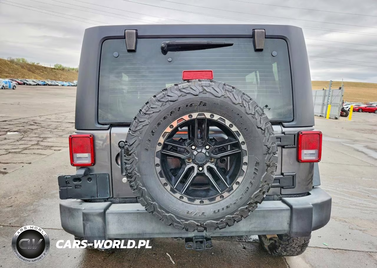 2016 Jeep Wrangler Unlimited Sport VIN:1C4BJWDGXGL335615 - 6