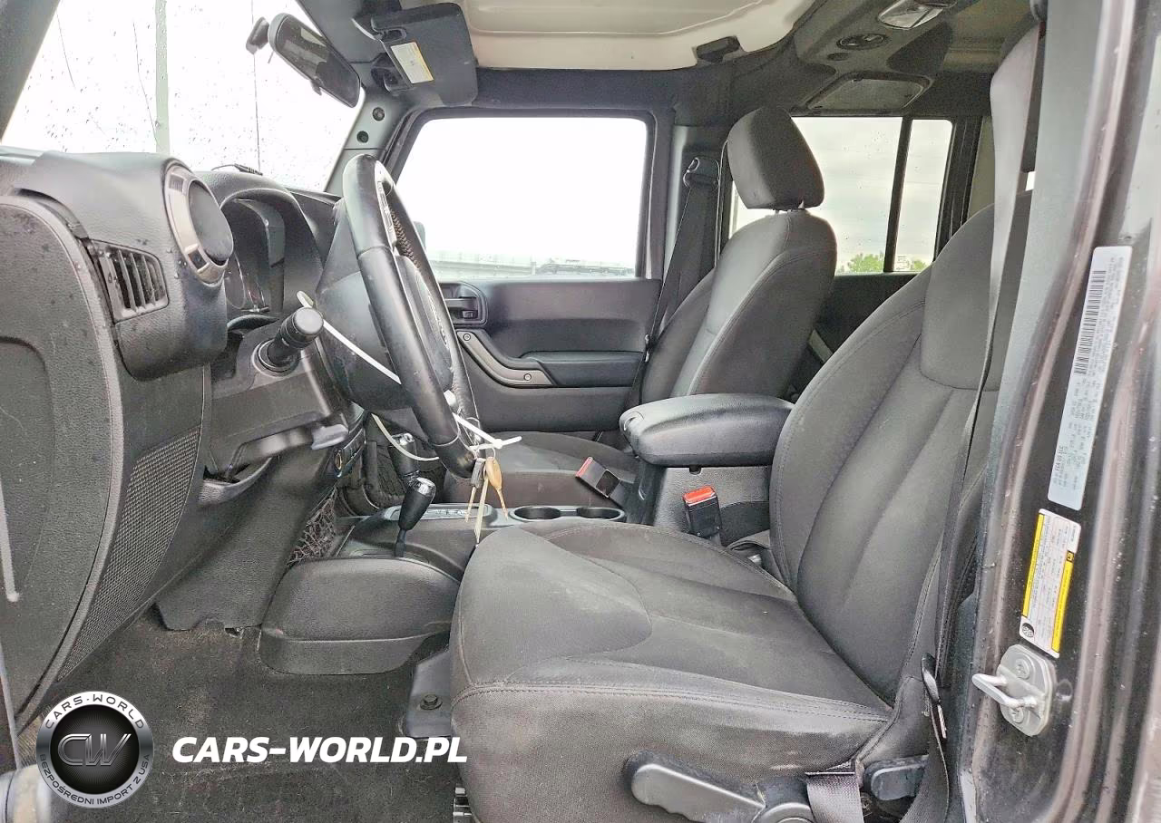 2016 Jeep Wrangler Unlimited Sport VIN:1C4BJWDGXGL335615 - 7