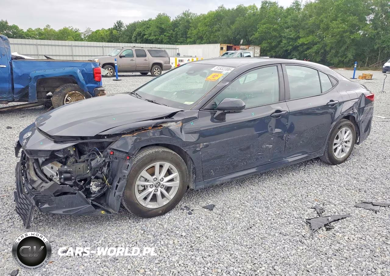 2025 Toyota Camry Le – zdjęcie 1 z 13