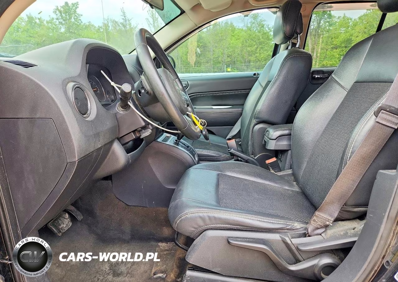 2014 Jeep Compass Latitude VIN:1C4NJDEB5ED858696 - 7