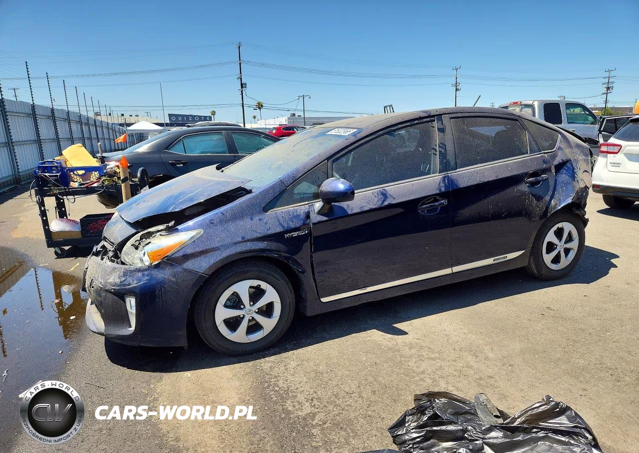 2015 Toyota Prius Three – zdjęcie 1 z 12