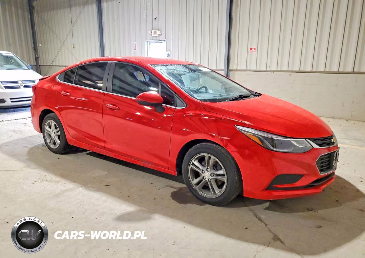 2018 Chevrolet Cruze Lt VIN:1G1BE5SM7J7239568 - 4