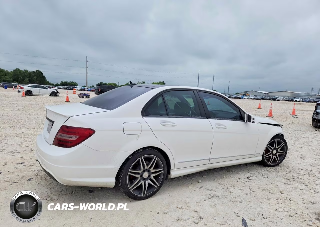 2013 Mercedes-Benz C 250 VIN:WDDGF4HB7DA802125 - 3