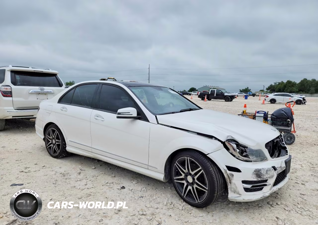 2013 Mercedes-Benz C 250 VIN:WDDGF4HB7DA802125 - 4