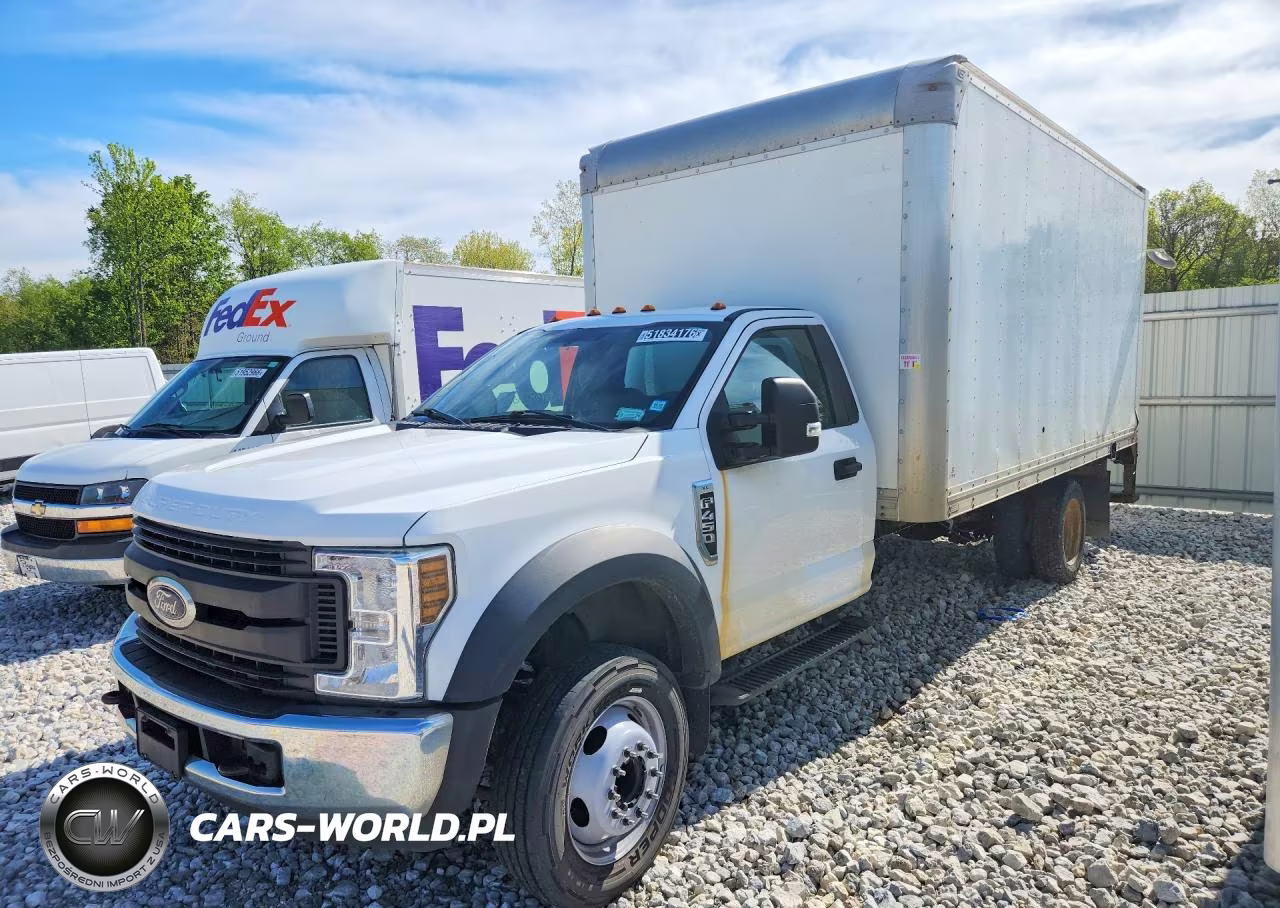 2018 Ford F450 Super Duty Box Truck