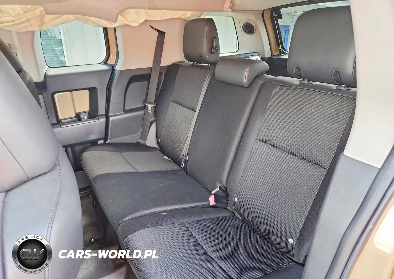 2012 Toyota Fj Cruiser Base VIN:JTEBU4BF4CK145682 - 11