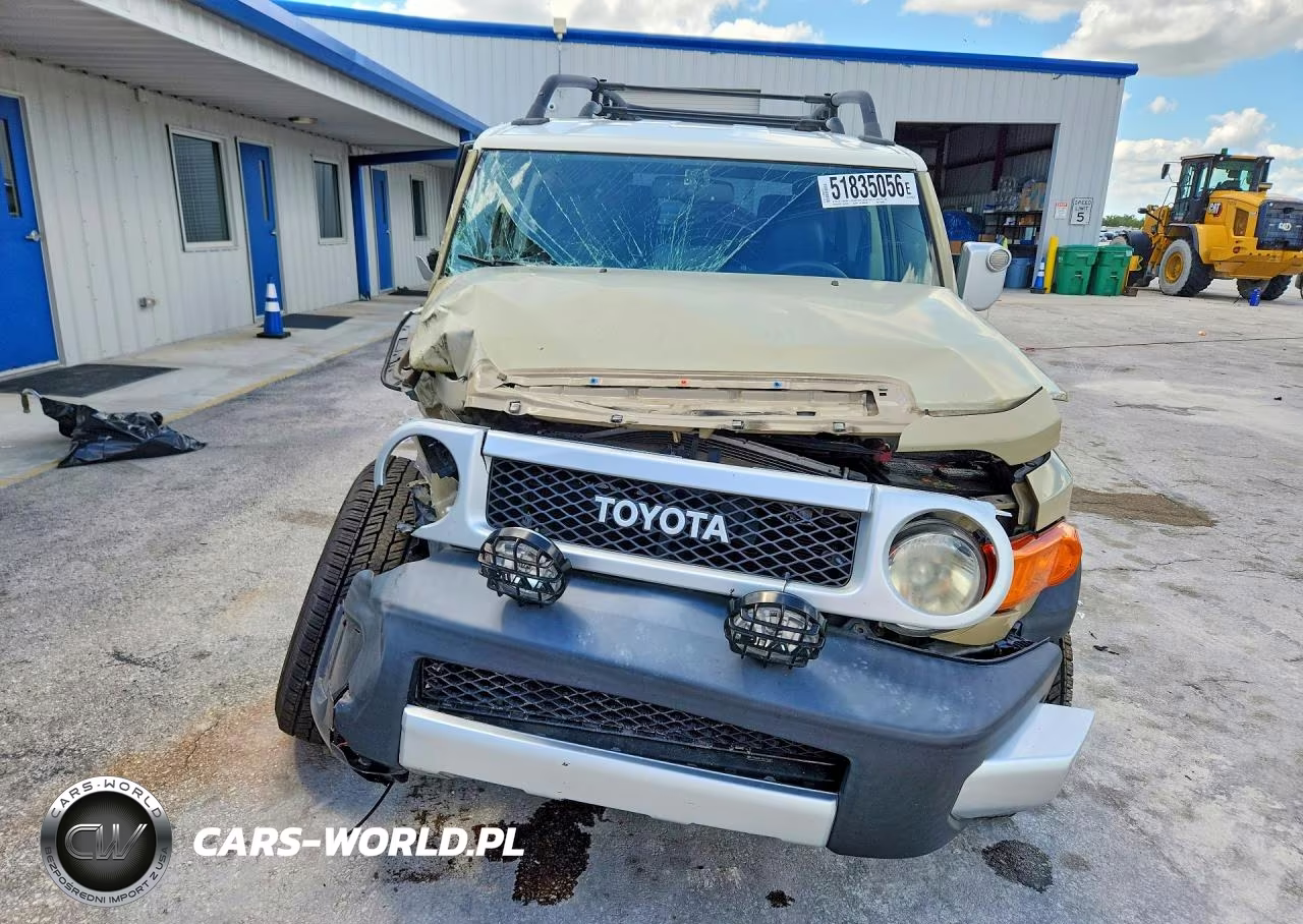 2012 Toyota Fj Cruiser Base VIN:JTEBU4BF4CK145682 - 5