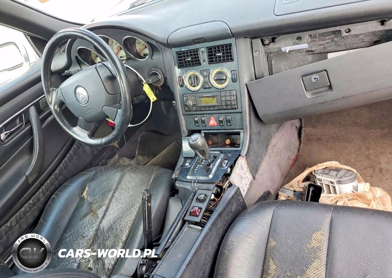 2000 Mercedes-Benz Slk 230 Kompressor VIN:WDBKK47F4YF163147 - 8