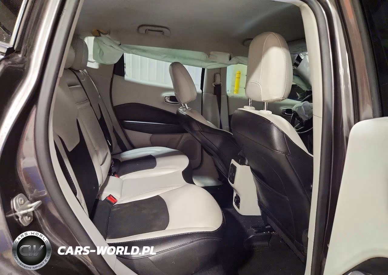 2019 Jeep Compass Latitude VIN:3C4NJDBB8KT703800 - 11