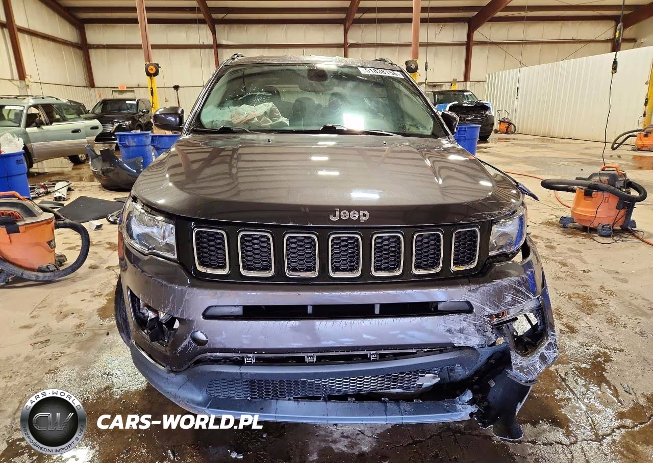 2019 Jeep Compass Latitude VIN:3C4NJDBB8KT703800 - 5