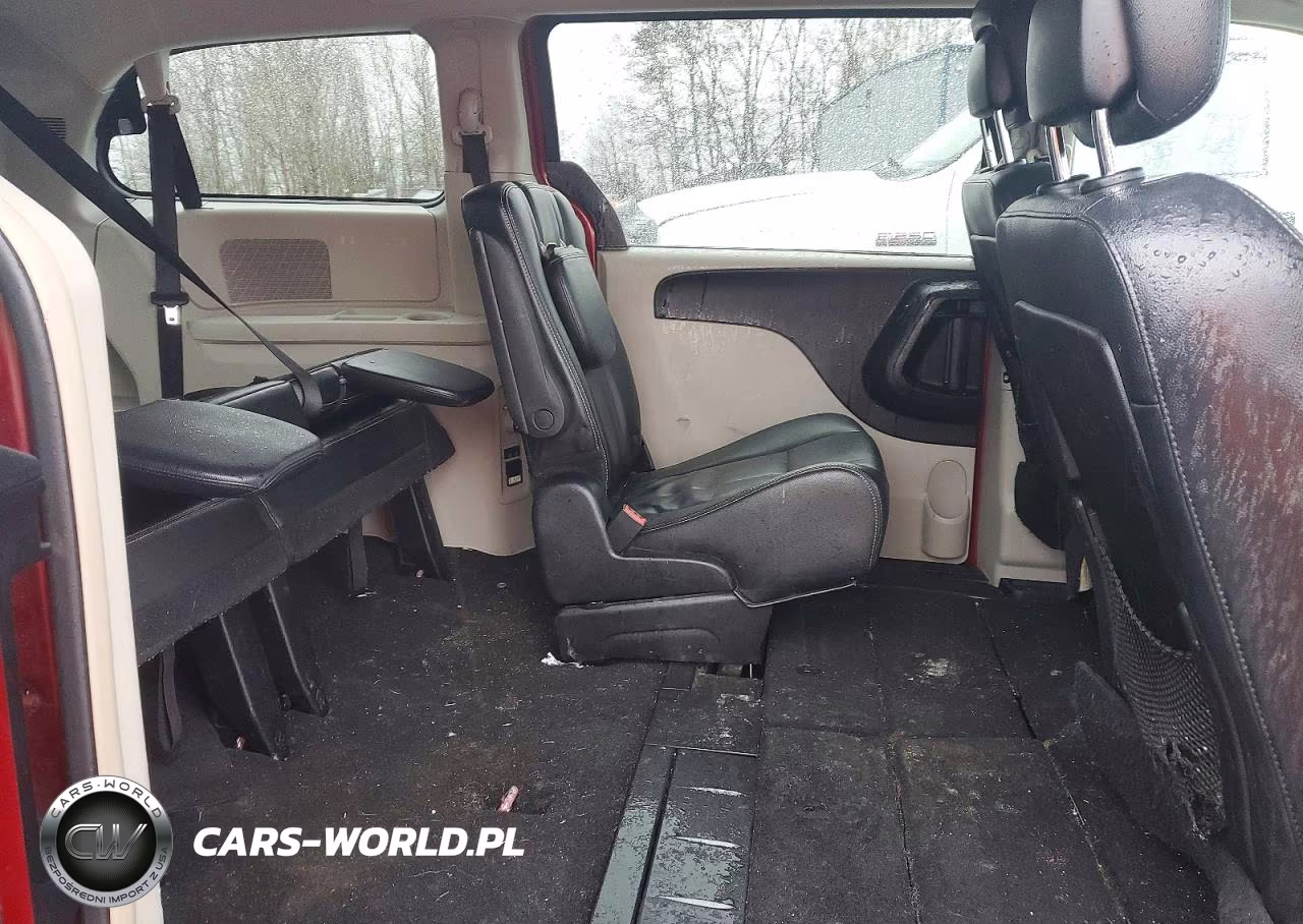 2014 Chrysler Town & Country Touring VIN:2C4RC1BG0ER394630 - 11