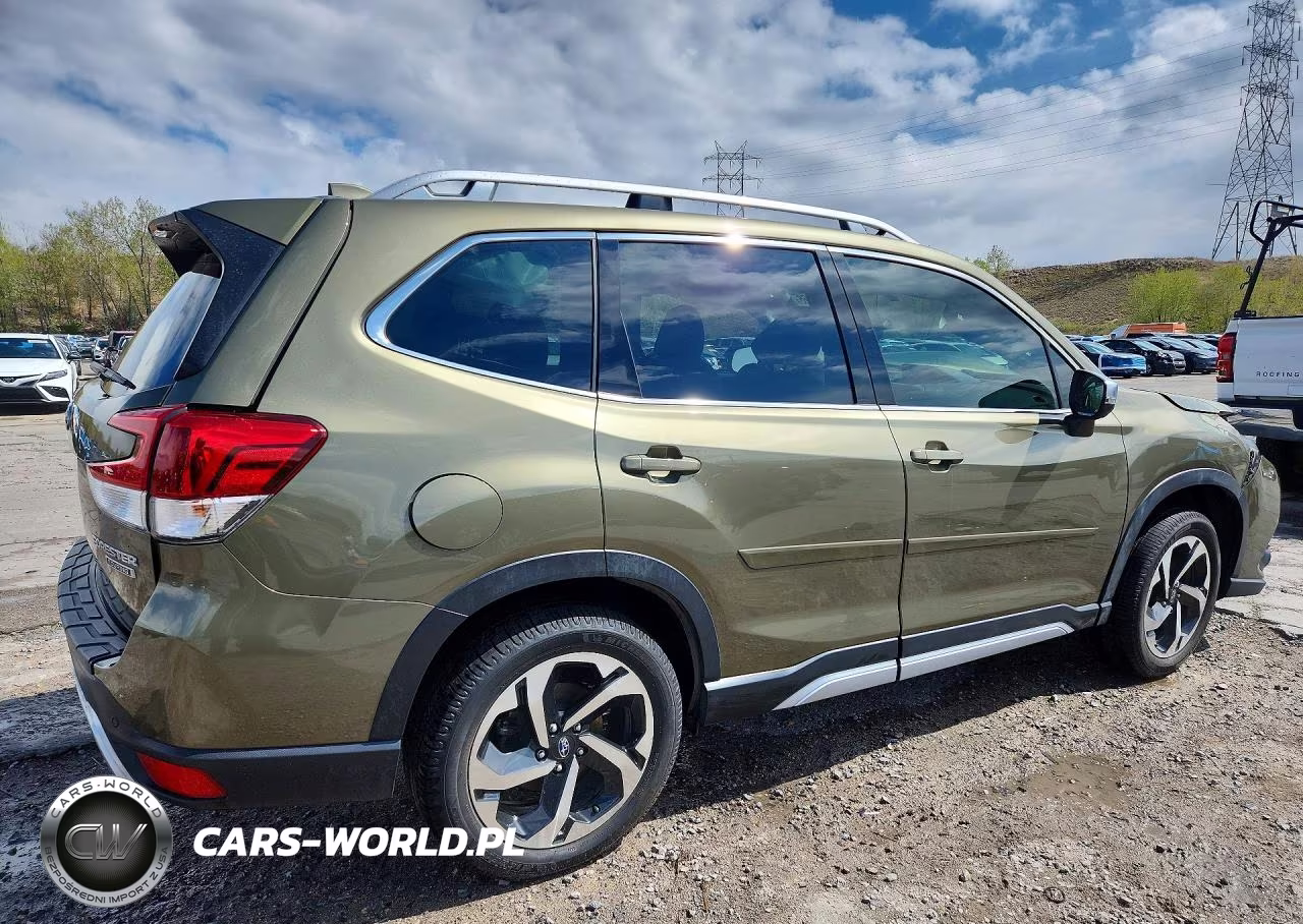 2022 Subaru Forester Touring VIN:JF2SKARC8NH491692 - 3