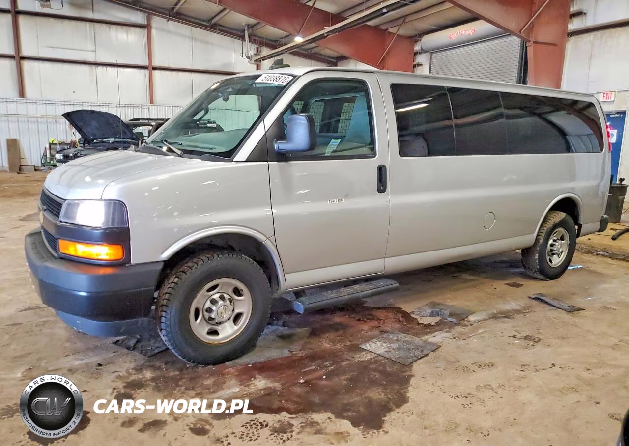 2021 Chevrolet Express G3500 Ls 6.6L V-8 Passenger – zdjęcie 1 z 13