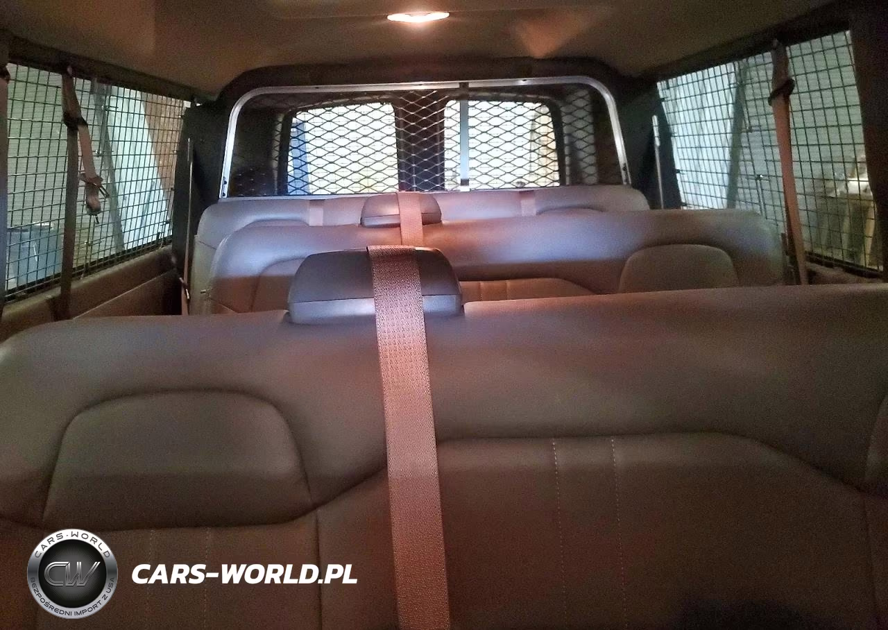 2021 Chevrolet Express G3500 Ls 6.6L V-8 Passenger VIN:1GAZGNF76M1245298 - 10