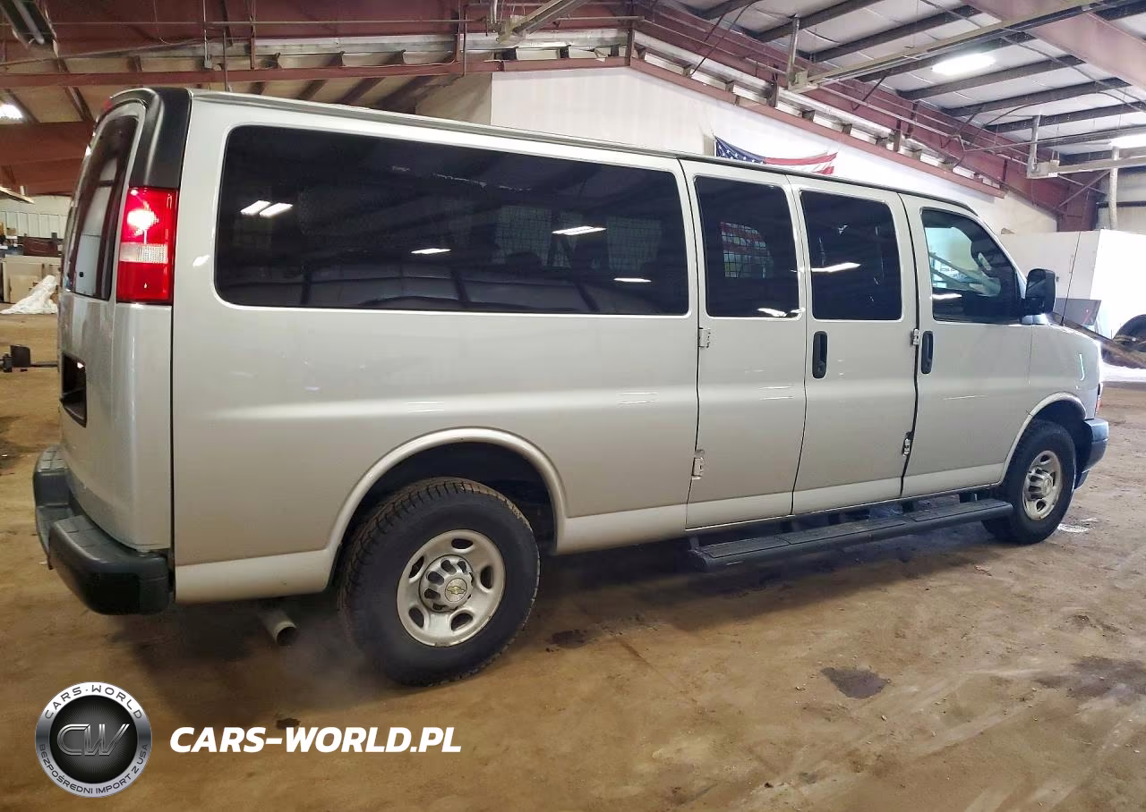2021 Chevrolet Express G3500 Ls 6.6L V-8 Passenger VIN:1GAZGNF76M1245298 - 3