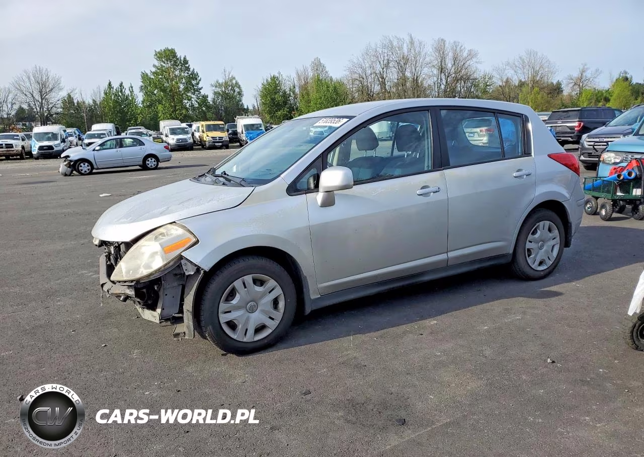2011 Niss Versa 1.8 S