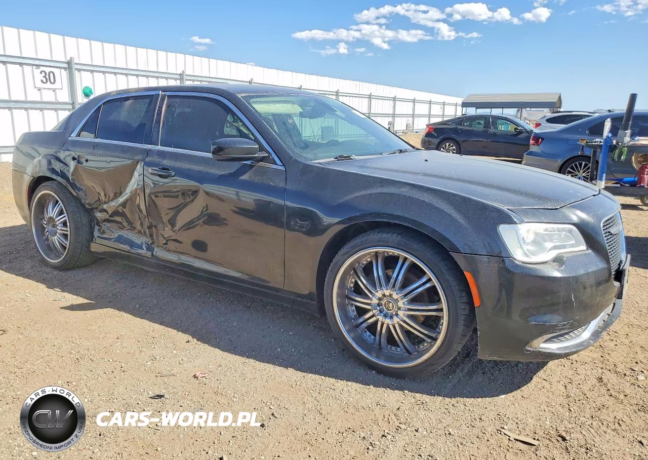 2015 Chrysler 300 Limited VIN:2C3CCAAG2FH908481 - 4