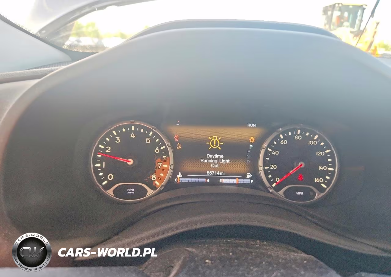 2017 Jeep Renegade Limited VIN:ZACCJBDB3HPG56376 - 9