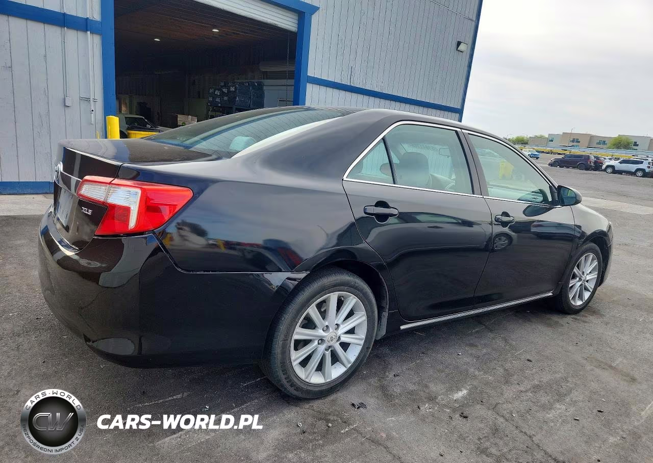 2012 Toyota Camry Xle VIN:4T4BF1FK6CR175972 - 3