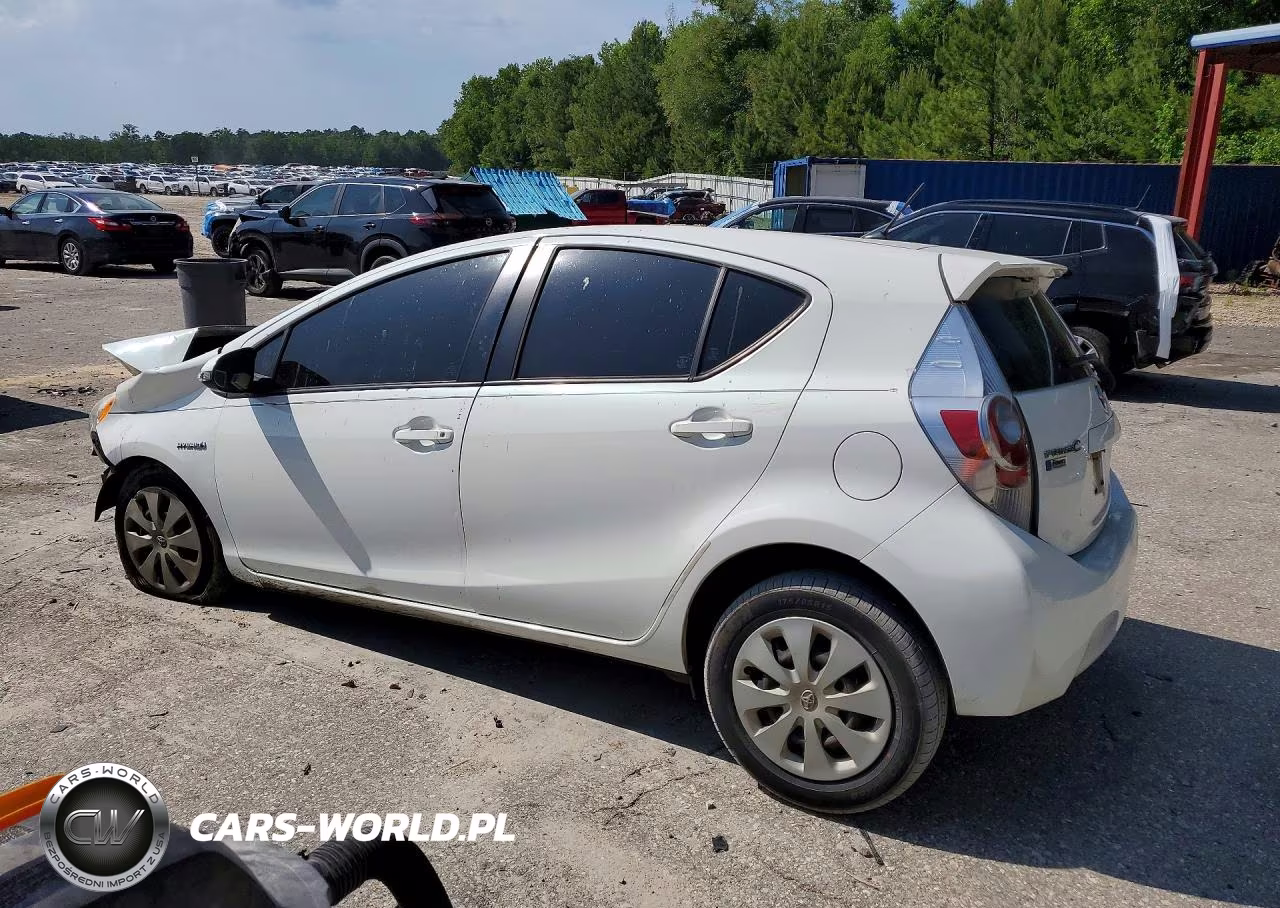2014 Toyota Prius C Two VIN:JTDKDTB33E1567651 - 2