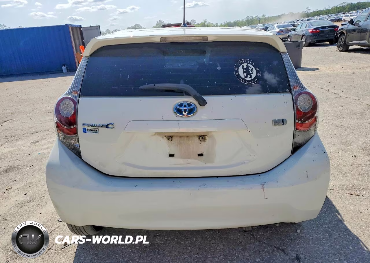 2014 Toyota Prius C Two VIN:JTDKDTB33E1567651 - 6