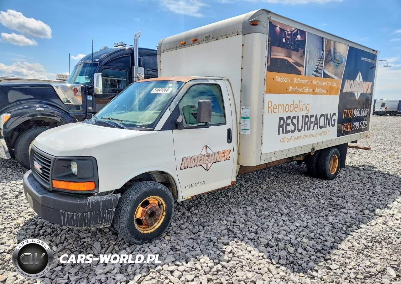 2005 GMC Savana Cutaway G3500