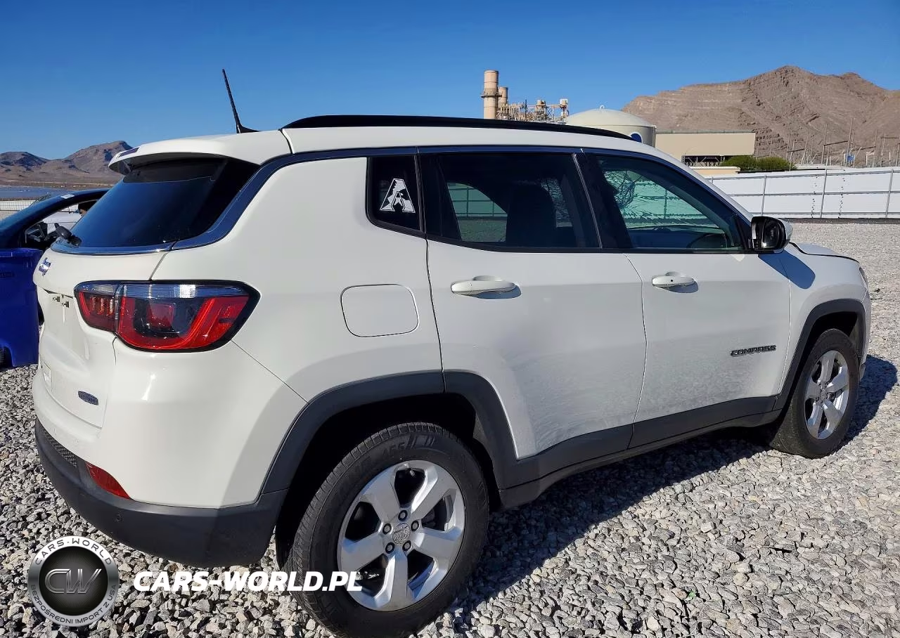 2017 Jeep Compass Latitude VIN:3C4NJDBB9HT688653 - 3