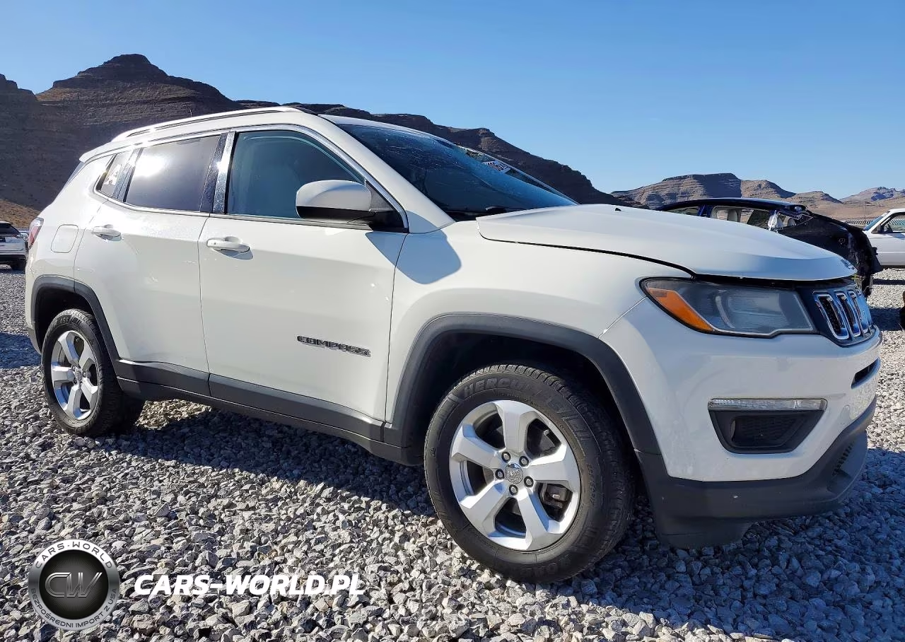 2017 Jeep Compass Latitude VIN:3C4NJDBB9HT688653 - 4