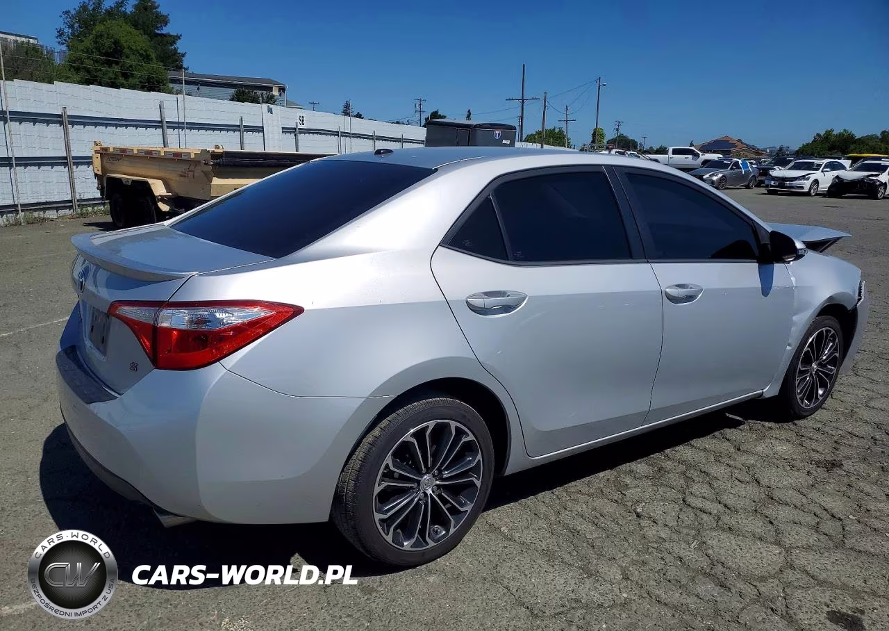 2015 Toyota Corolla VIN:5YFBURHE1FP252923 - 3
