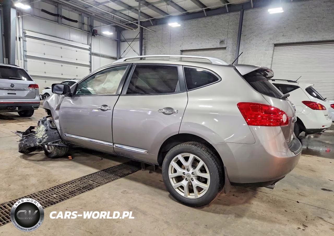 2013 Nissan Rogue S VIN:JN8AS5MV1DW607582 - 2