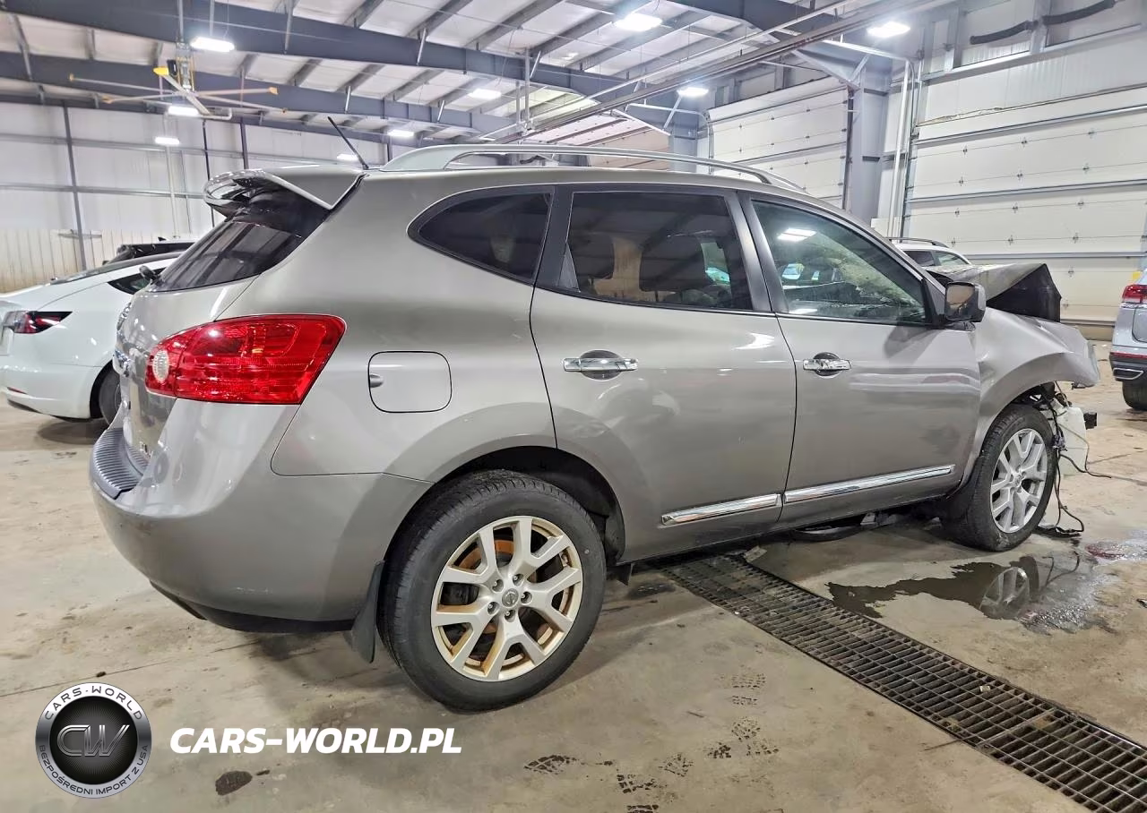 2013 Nissan Rogue S VIN:JN8AS5MV1DW607582 - 3