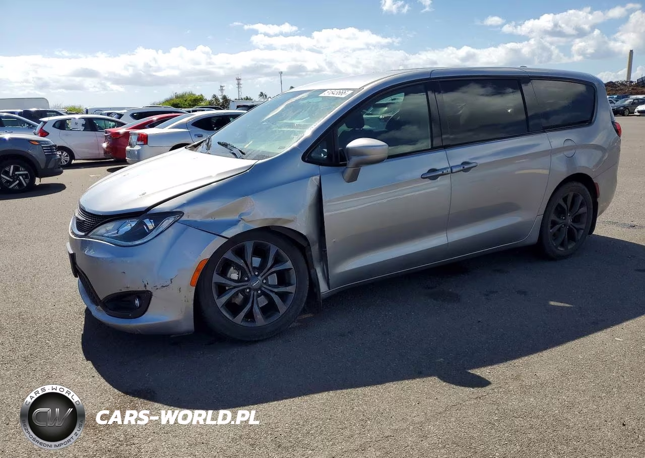 2019 Chrysler Pacifica Touring Plus