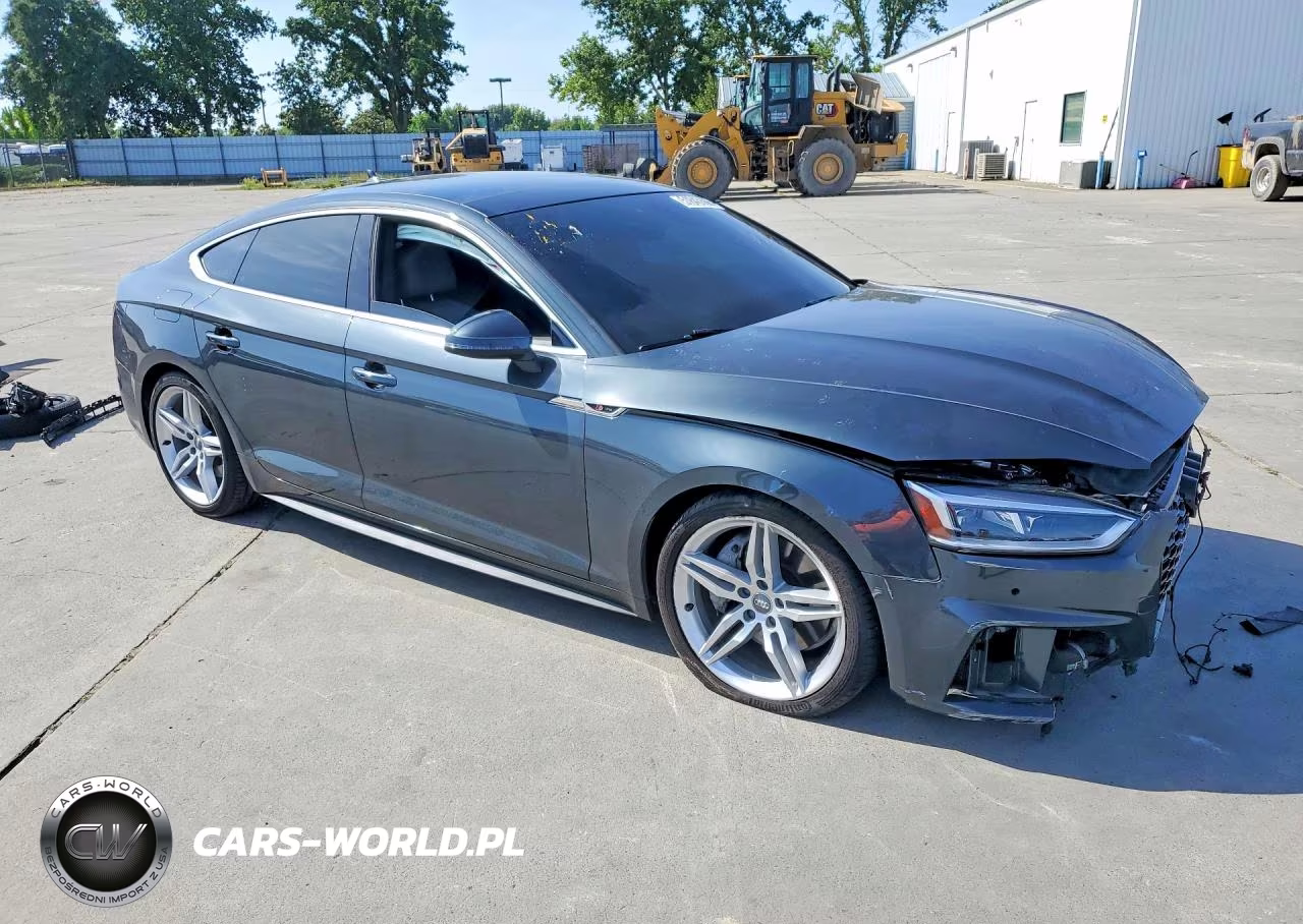 2018 Audi A5 Premium Plus S-Line VIN:WAUENCF52JA060477 - 4