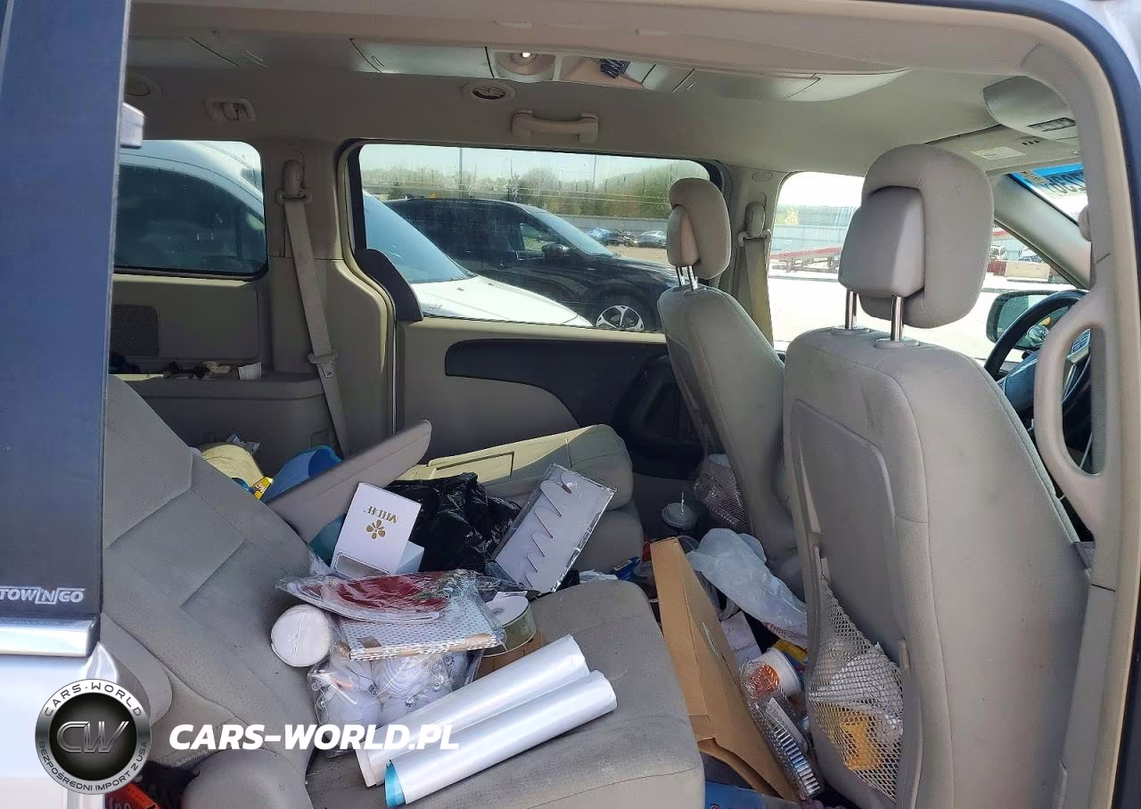 2011 Chrysler Town & Country Touring VIN:2A4RR5DG2BR781964 - 10