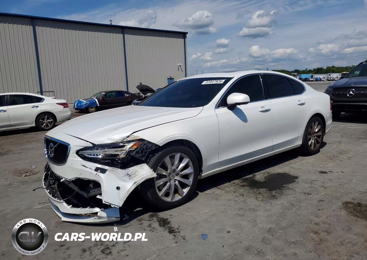 2017 Volvo S90 T6 Momentum