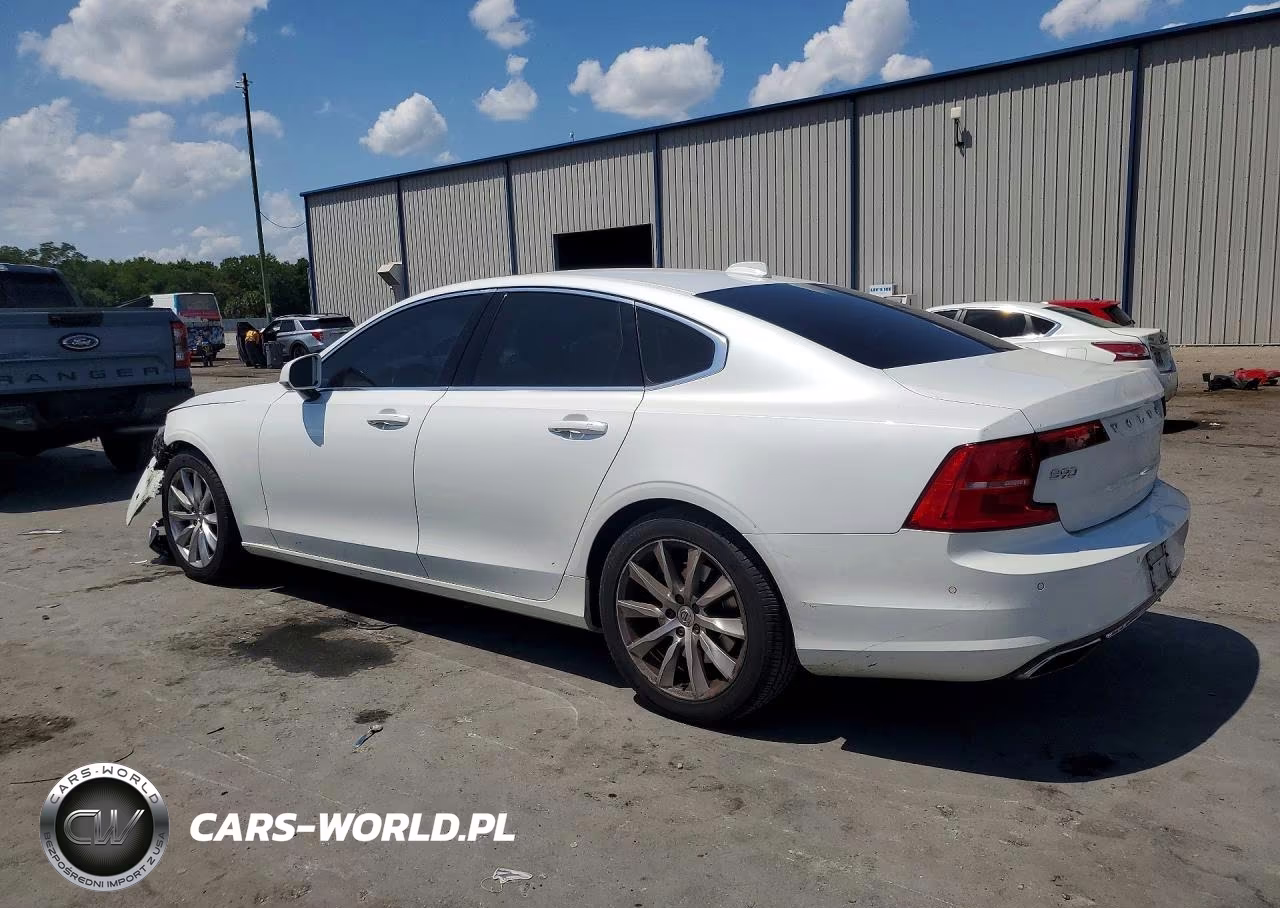 2017 Volvo S90 T6 Momentum VIN:YV1A22MK3H1005635 - 2
