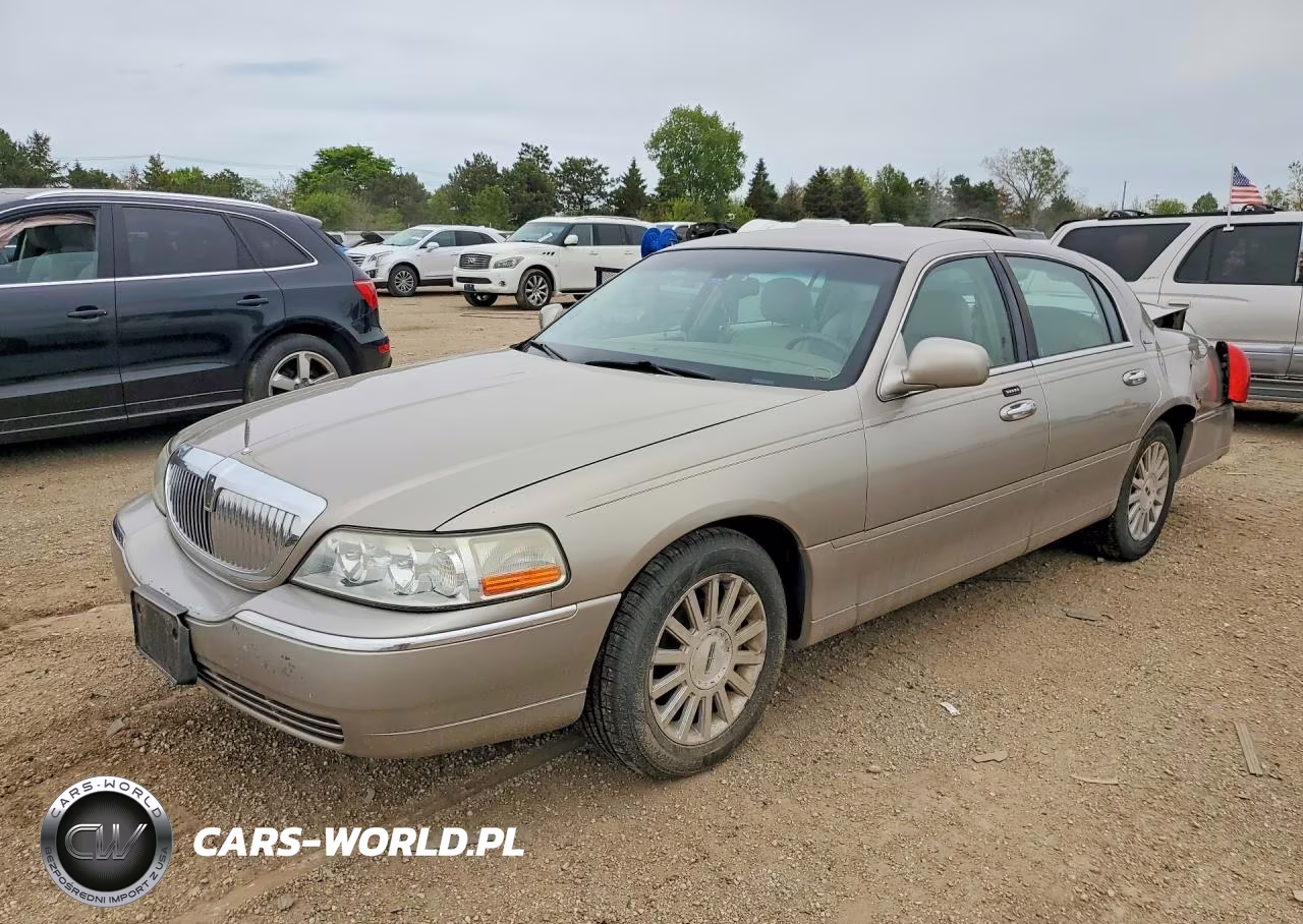 2003 Lincoln Town Car Executive