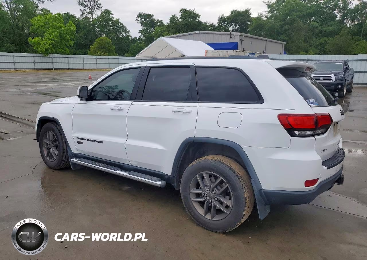2016 Jeep Grand Cherokee Laredo VIN:1C4RJEAG7GC499613 - 2