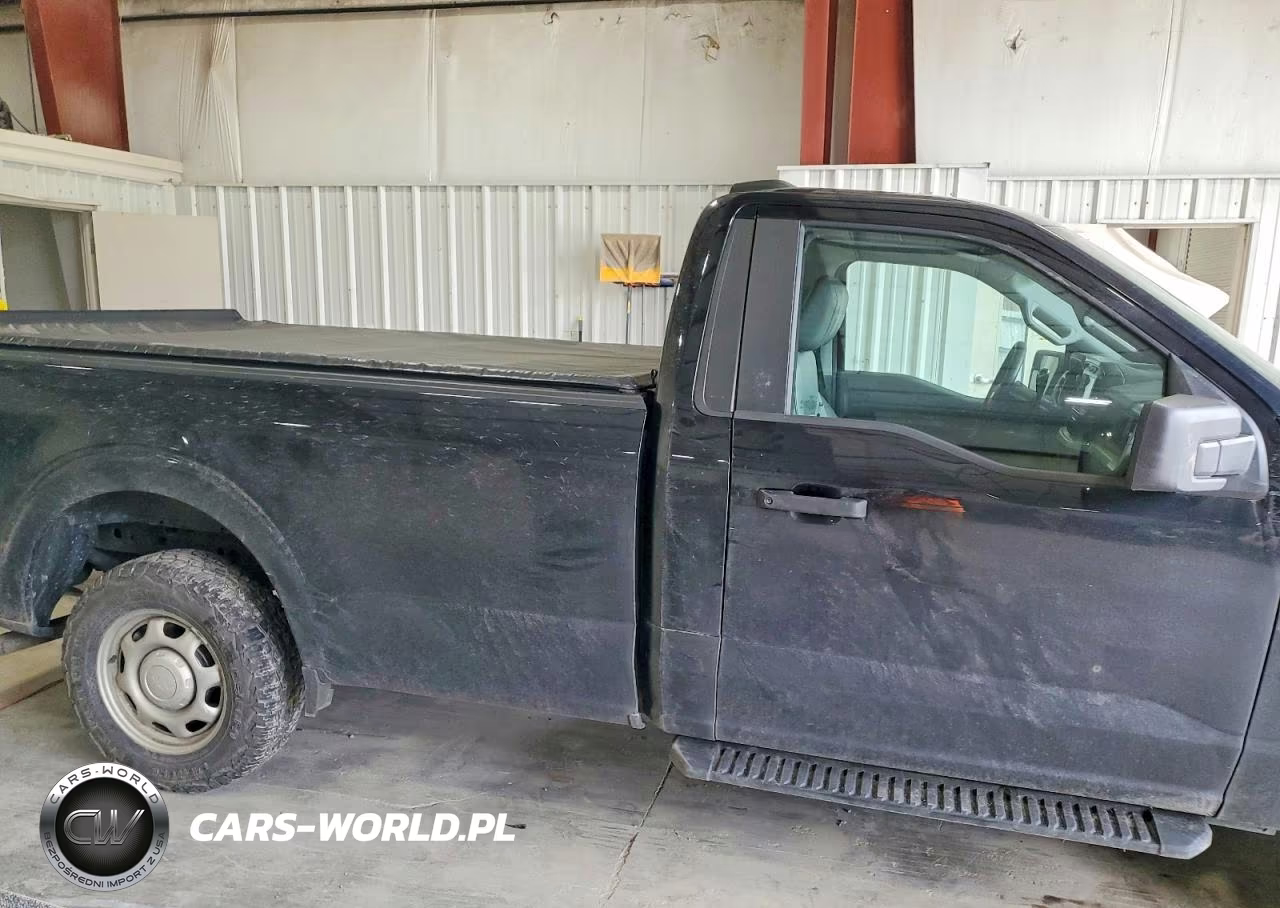 2022 Ford F150 VIN:1FTMF1CB4NKF26792 - 10