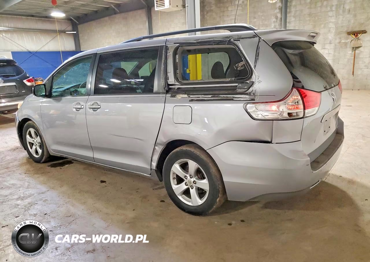 2011 Toyota Sienna Le VIN:5TDKK3DC2BS085710 - 2