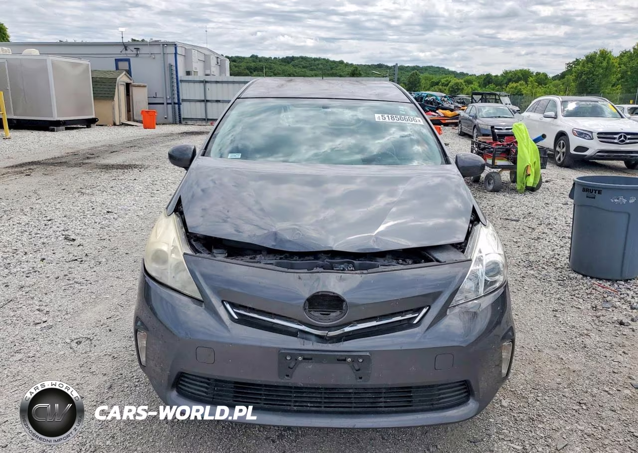 2013 Toyota Prius V Three VIN:JTDZN3EUXD3268838 - 5