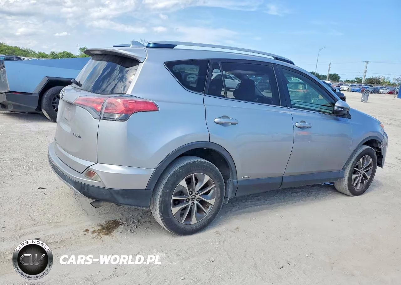 2018 Toyota Rav4 Hybrid Le VIN:JTMRJREV5JD213856 - 3