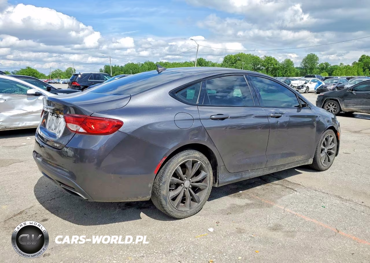 2015 Chrysler 200 S VIN:1C3CCCDGXFN630329 - 3